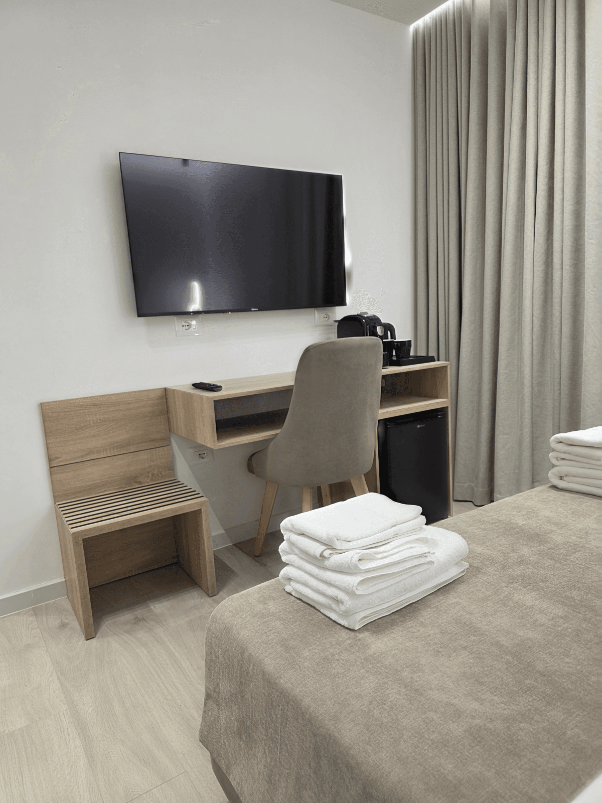 Deluxe Queen Room