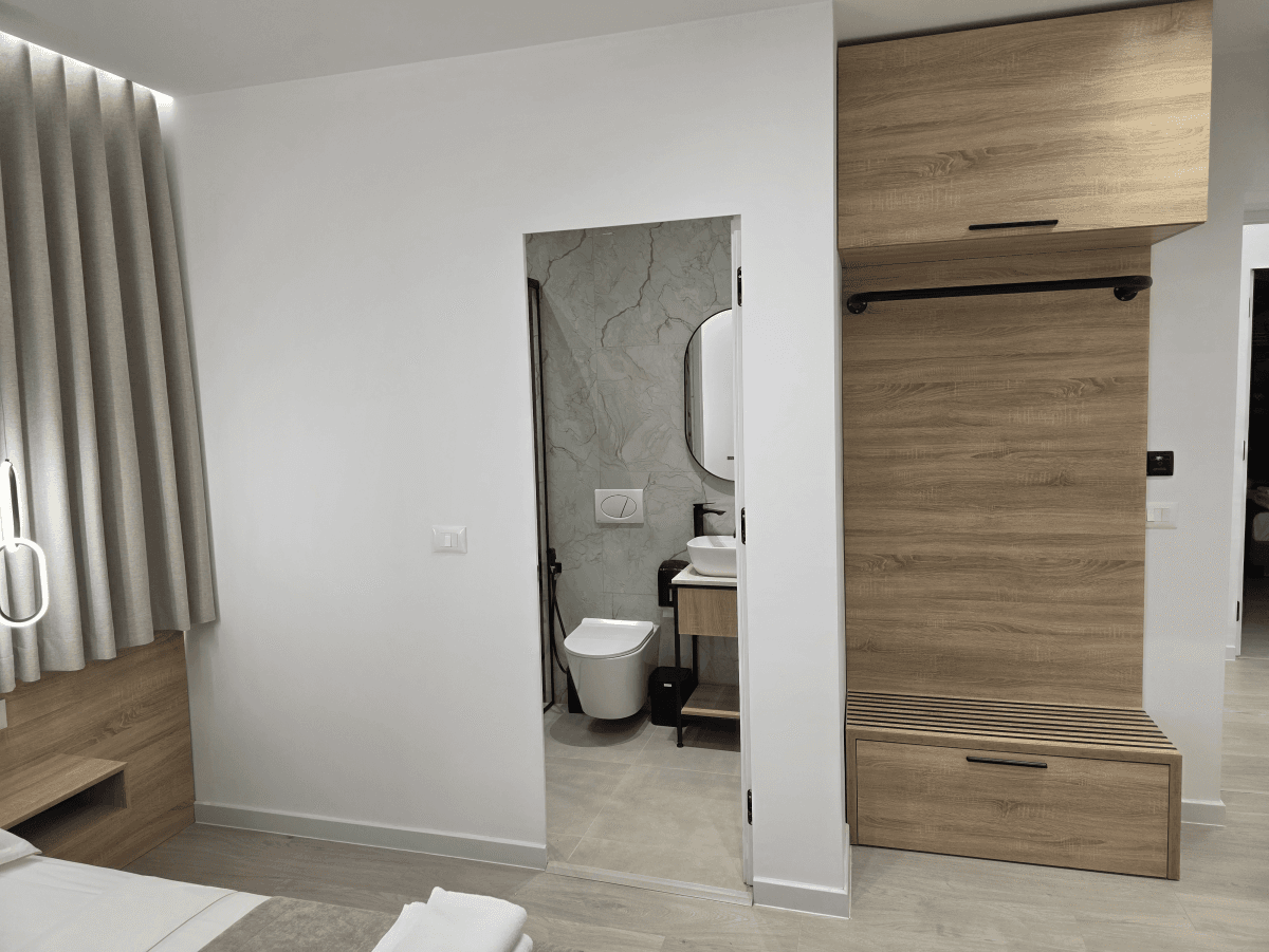 Deluxe Queen Room