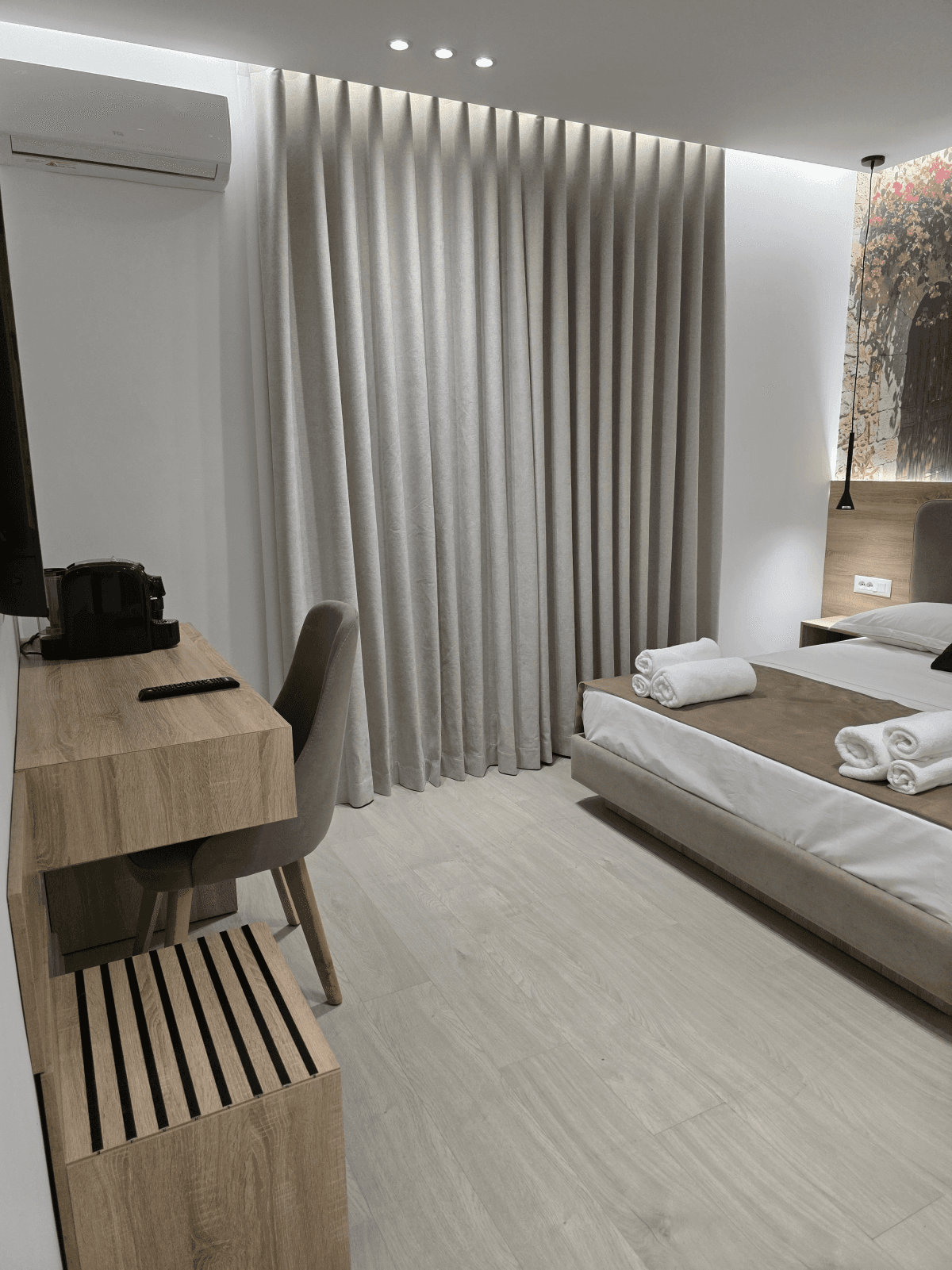 Deluxe Queen Room